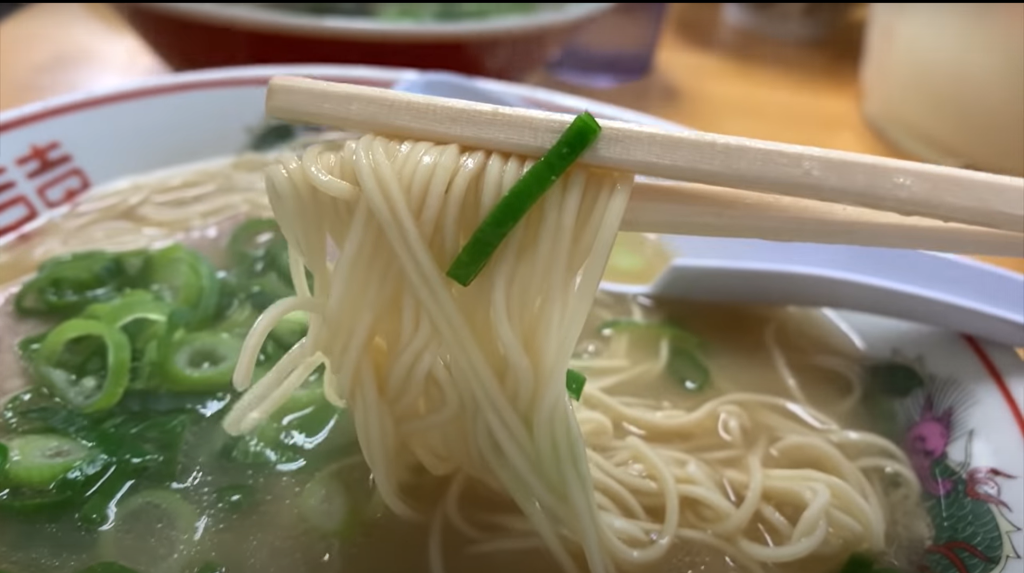 安全食堂さんのラーメンの麺