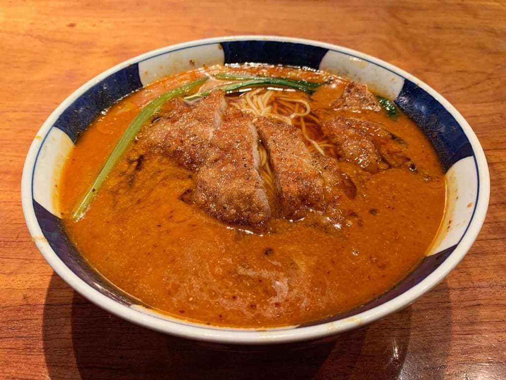 「支那麺 はしご 本店」銀座、いや東京を代表する老舗の排骨担々麺ならここ！