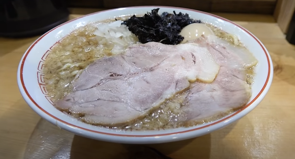 「背脂煮干中華そば 和市」背脂煮干ラーメンの中でも群を抜いて完成度の高い一杯が味わえる