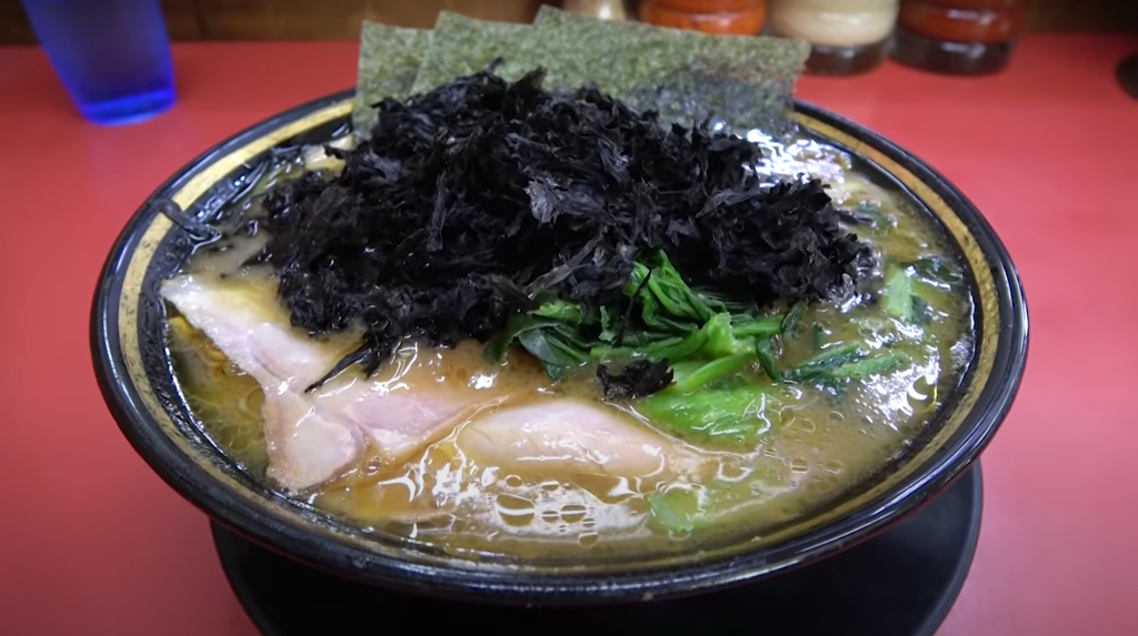 「上越家」新潟にある、吉村家直系の家系ラーメン