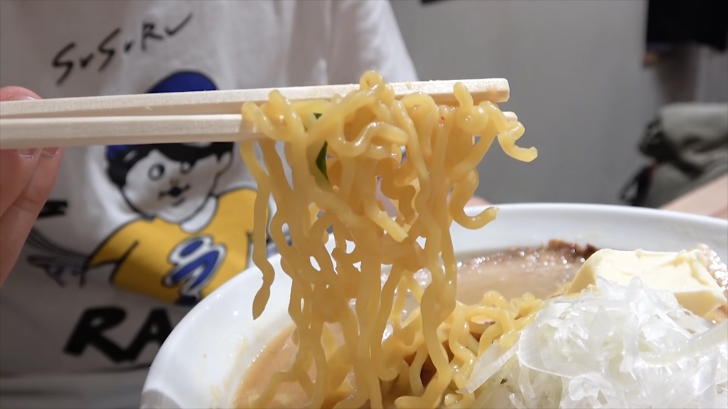 「札幌らーめん輝風」の札幌味噌ラーメンの麺