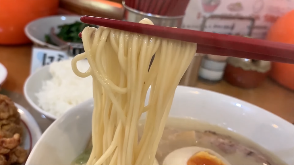 「中華そば高安」さんのラーメンの麺