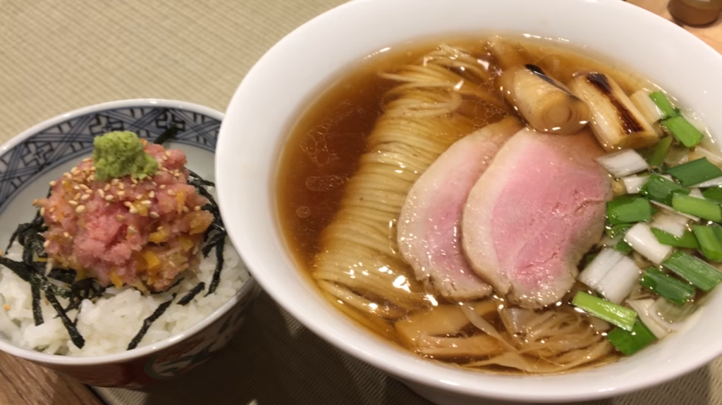 「らーめん 鴨to葱」鴨と葱のみで作られたスープがたまらない！