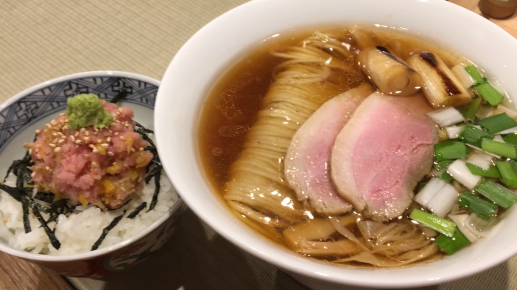 「鴨to葱」さんの鴨らぁ麺とトロタクちらしのセット