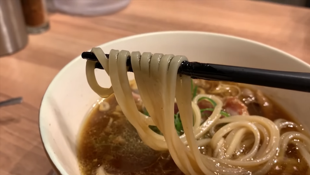 「麺処 ほん田 秋葉原本店」の特製醤油つけ麺の麺