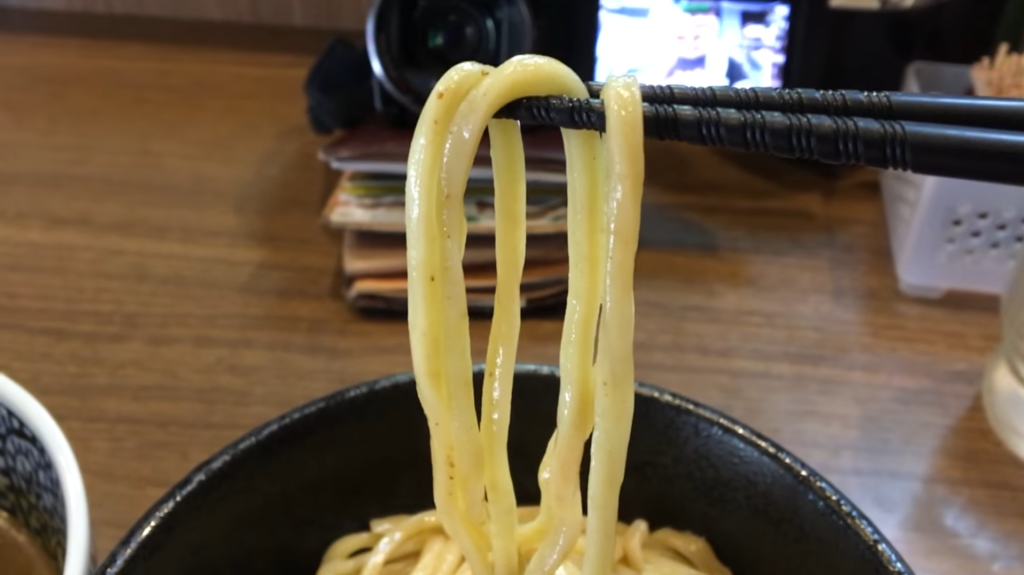 「煮干しつけ麺宮元」さんの味玉極濃煮干しつけ麺の麺