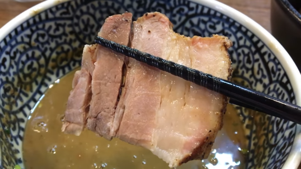 「煮干しつけ麺宮元」さんの味玉極濃煮干しつけ麺のチャーシュー