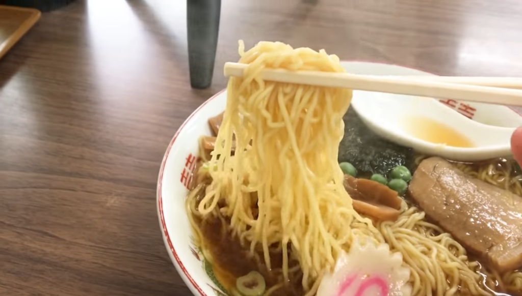 「多万里」さんのラーメンの麺