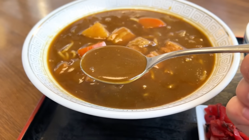 「大衆食堂正広」さんのカレーラーメンのスープ