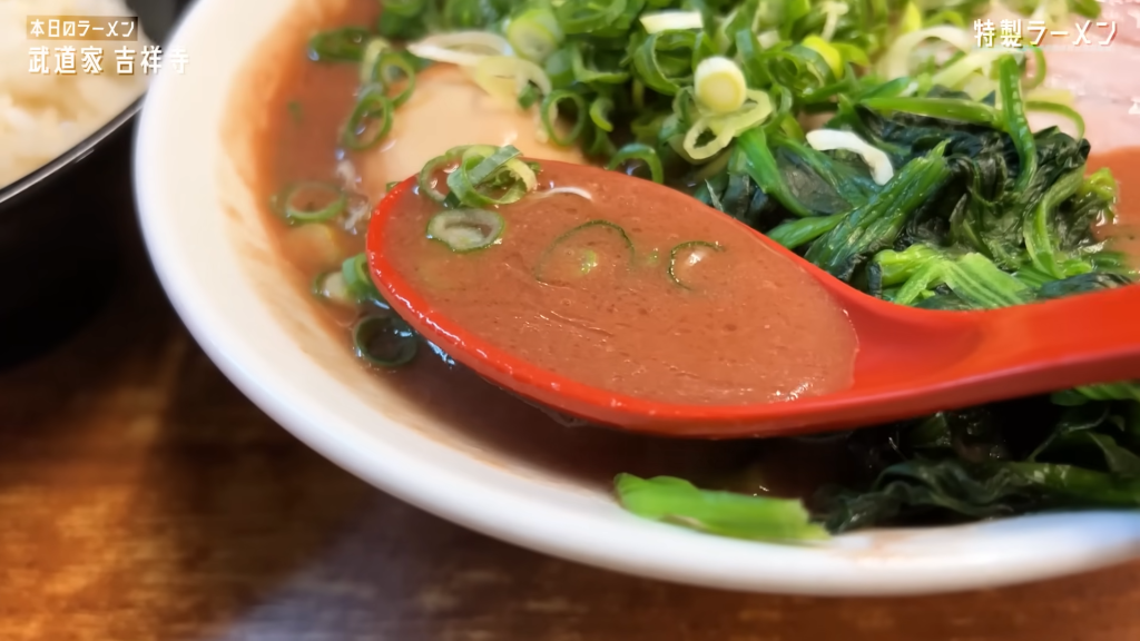 「武道家吉祥寺」さんの特製ラーメン並のスープ