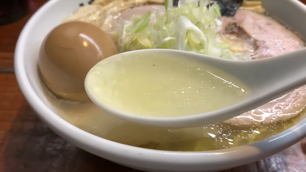 「元祖一条流 がんこラーメン 立川たま館分店」のランチセット塩のスープ