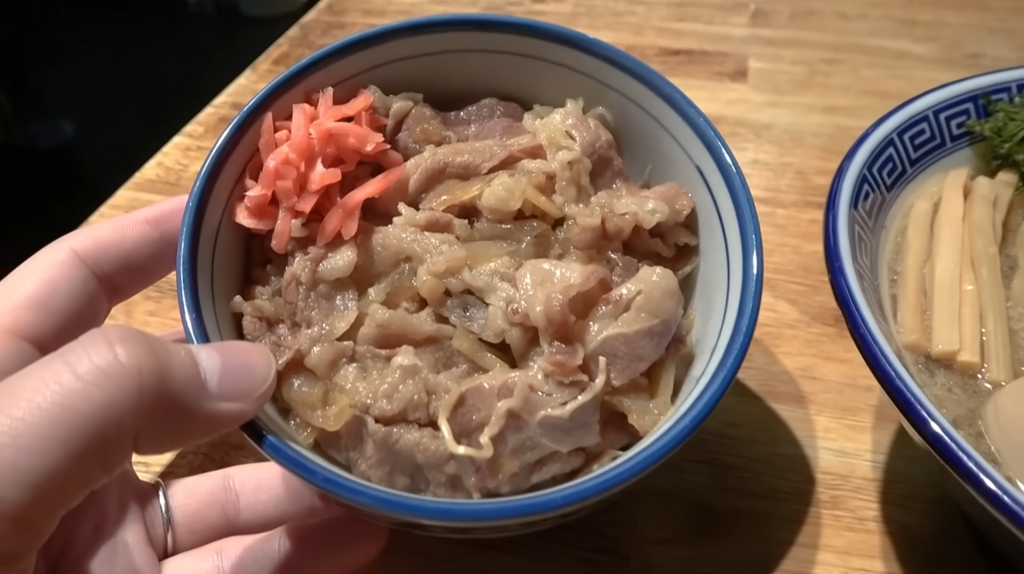 「錦糸町中華そば さん式」さんの牛丼