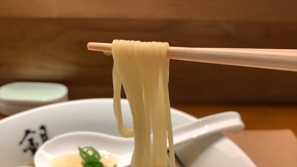 銀座八五さんの特製中華そばの麺