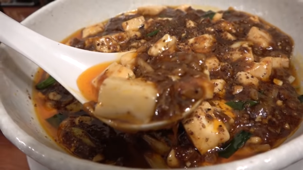 「蝋燭屋さん」のマーボー麺の麺のスープ