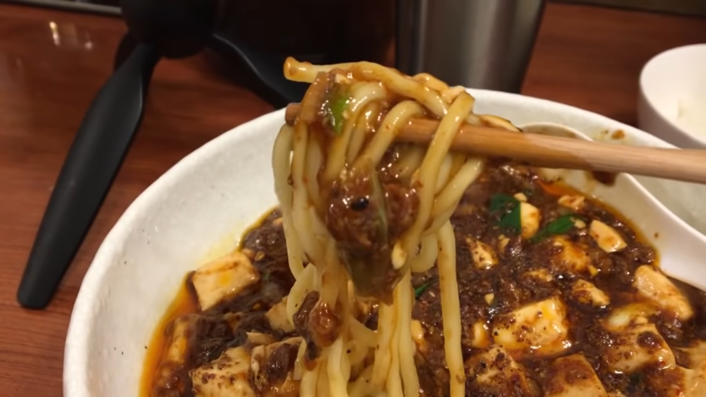 「蝋燭屋さん」のマーボー麺の麺