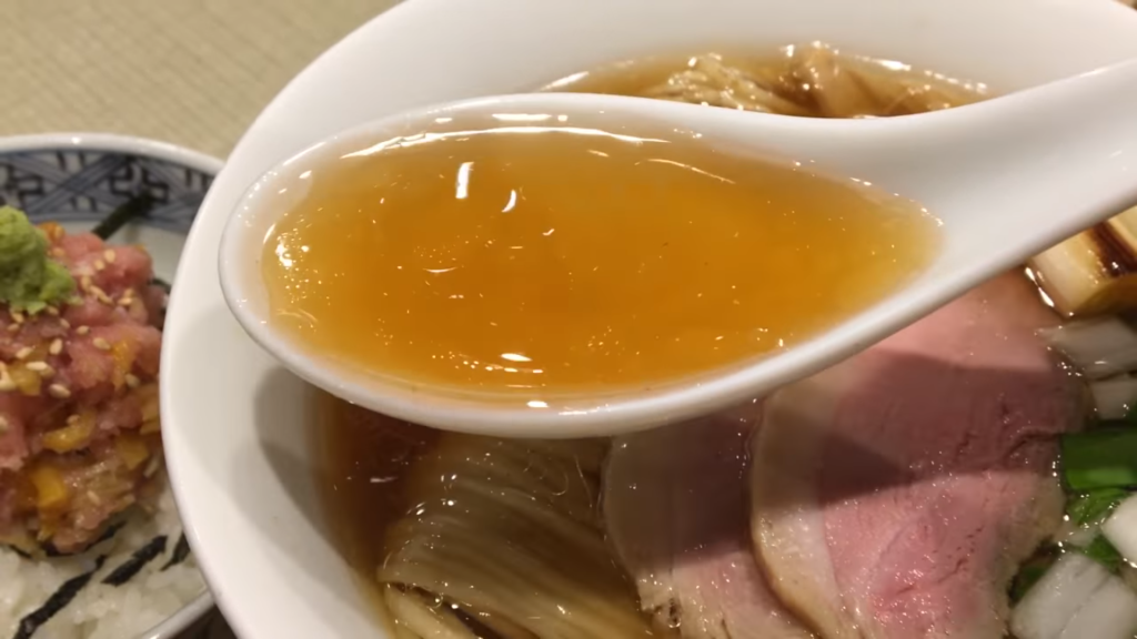 「鴨to葱」さんの鴨らぁ麺のスープ